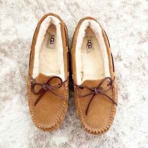 UGG Dakota Slippers women's moccasin slippers size 8 chestnut